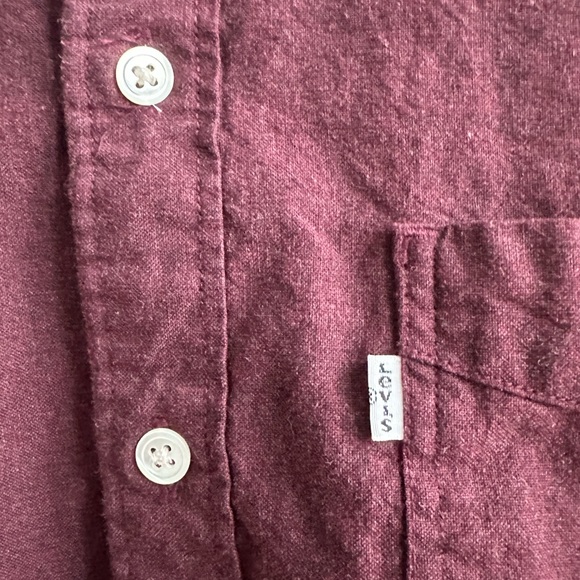 Men’s Levi’s button down - Medium - Picture 2 of 7
